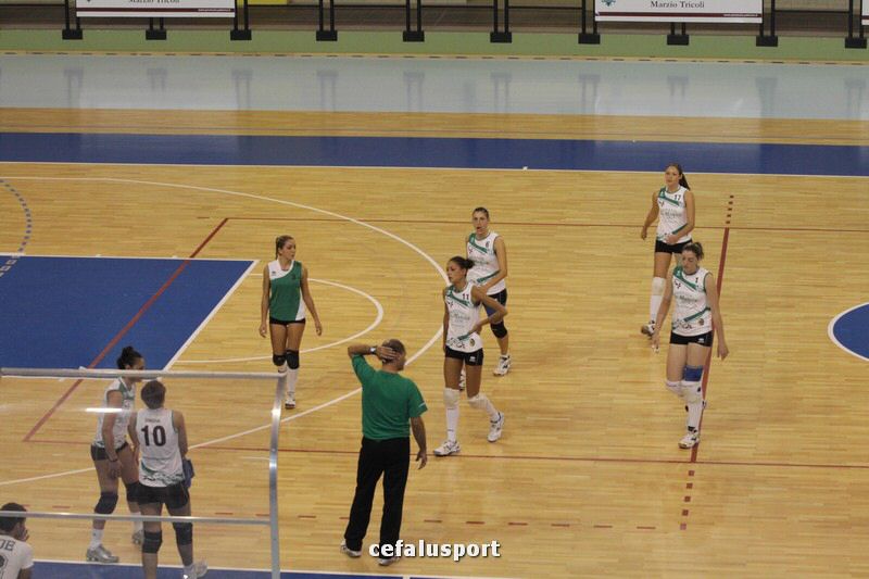 111030 volley 221_tn.jpg